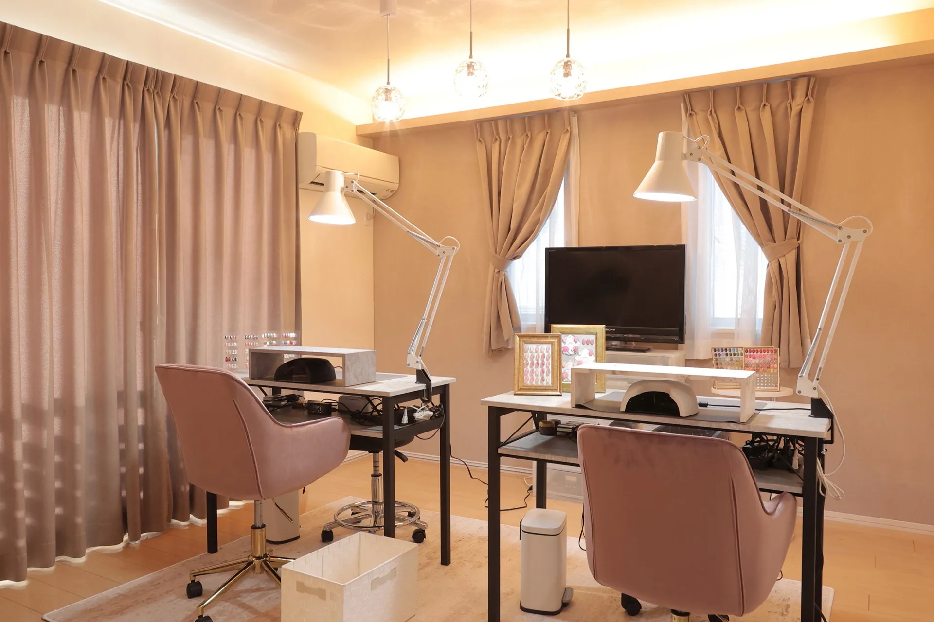 Nail Salon B.